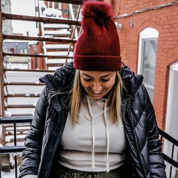 Meet Your Posher - Picture 2 of 14